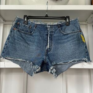 Bundle 5 items @ 15$, pay only 45$ - 2 items free! Levi's 501 Jeans Shorts
